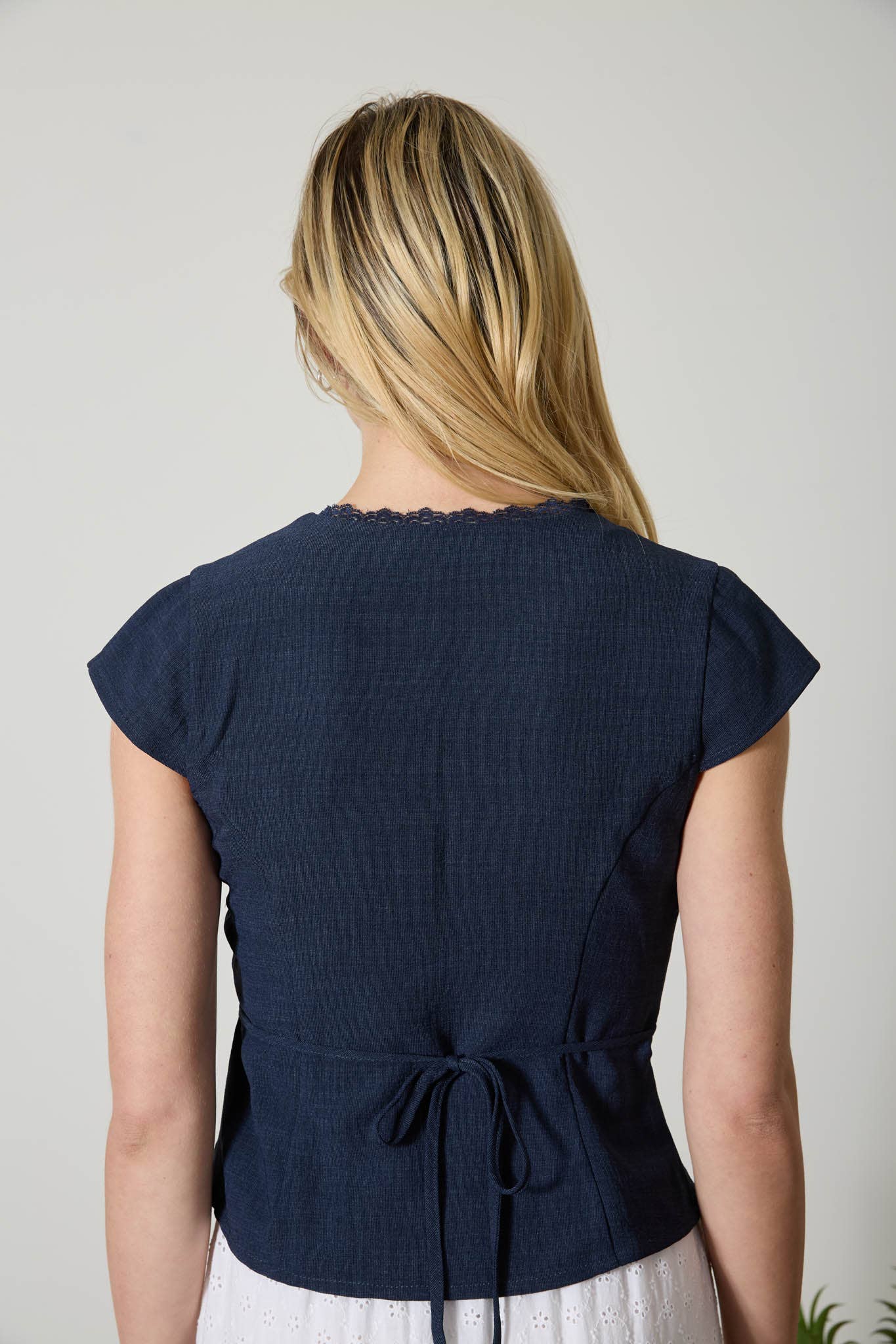 V NECK LACE TRIM BUTTON DOWN BACK TIE BLOUSE: WHITE