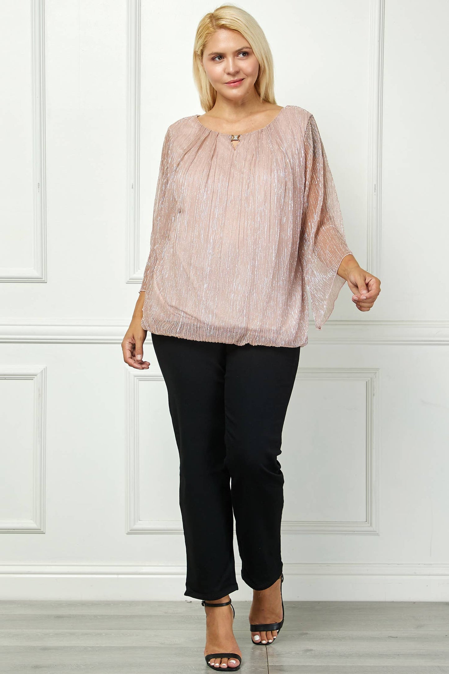 PLUS SIZE SPARKLING PLEATED BUBBLE HEM TOP: BKSIL / 2XL