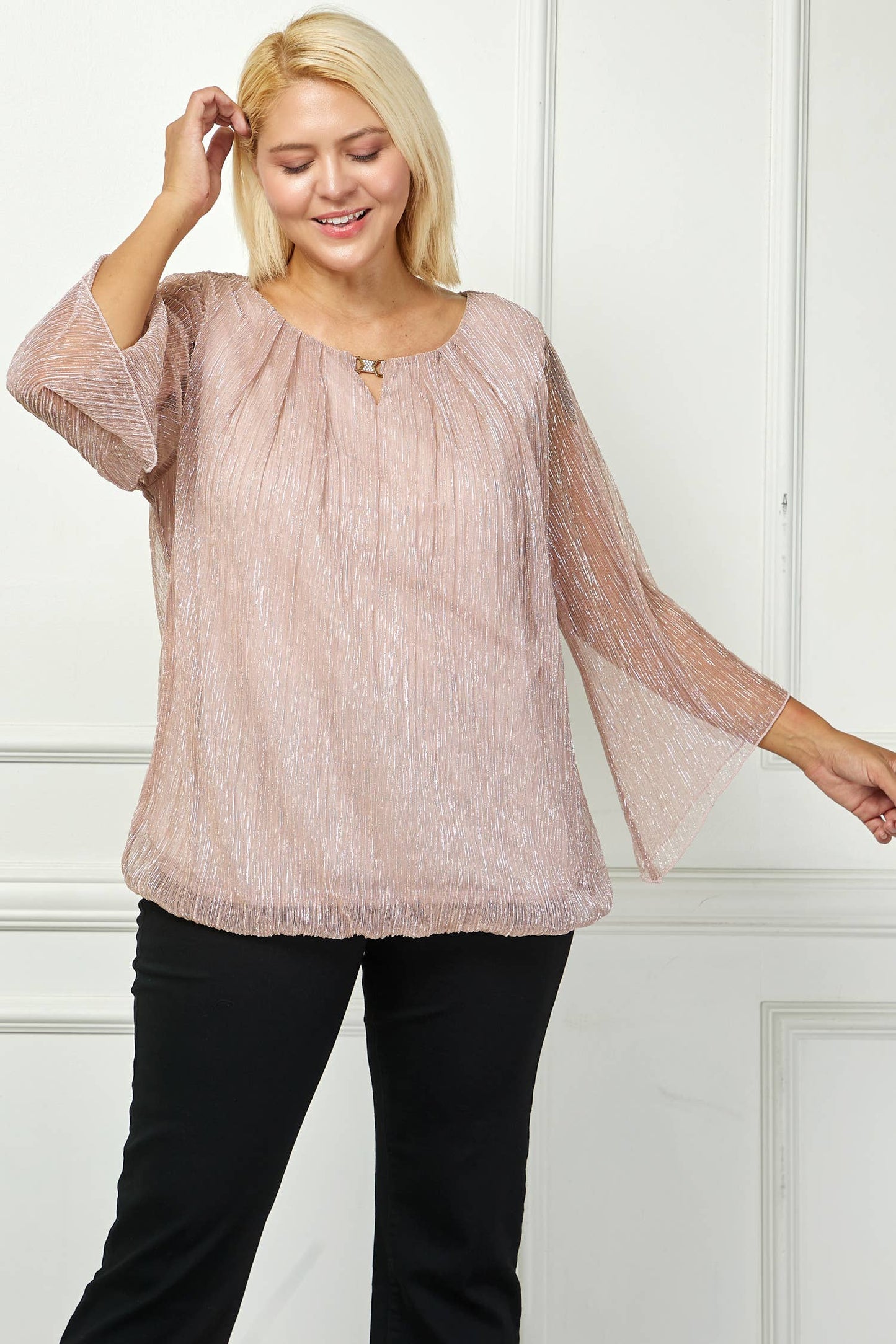 PLUS SIZE SPARKLING PLEATED BUBBLE HEM TOP: BKSIL / 1XL