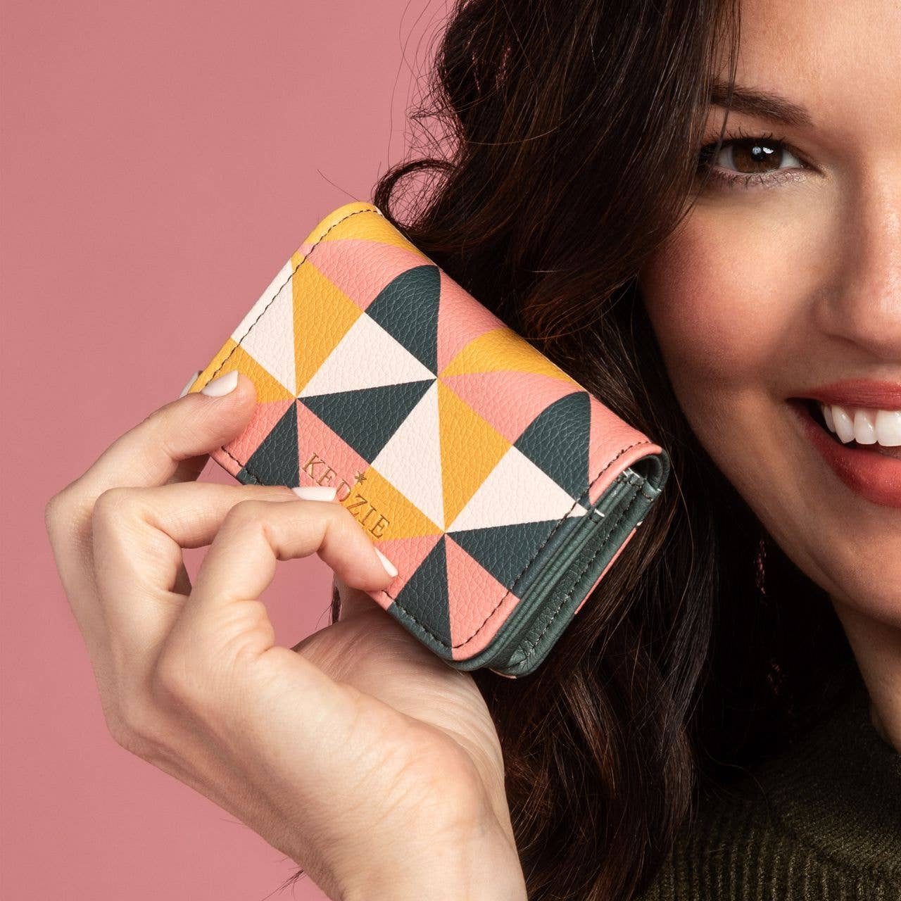 Kedzie Essentials Only Cash & Card Wallet Open Stock: Maeve