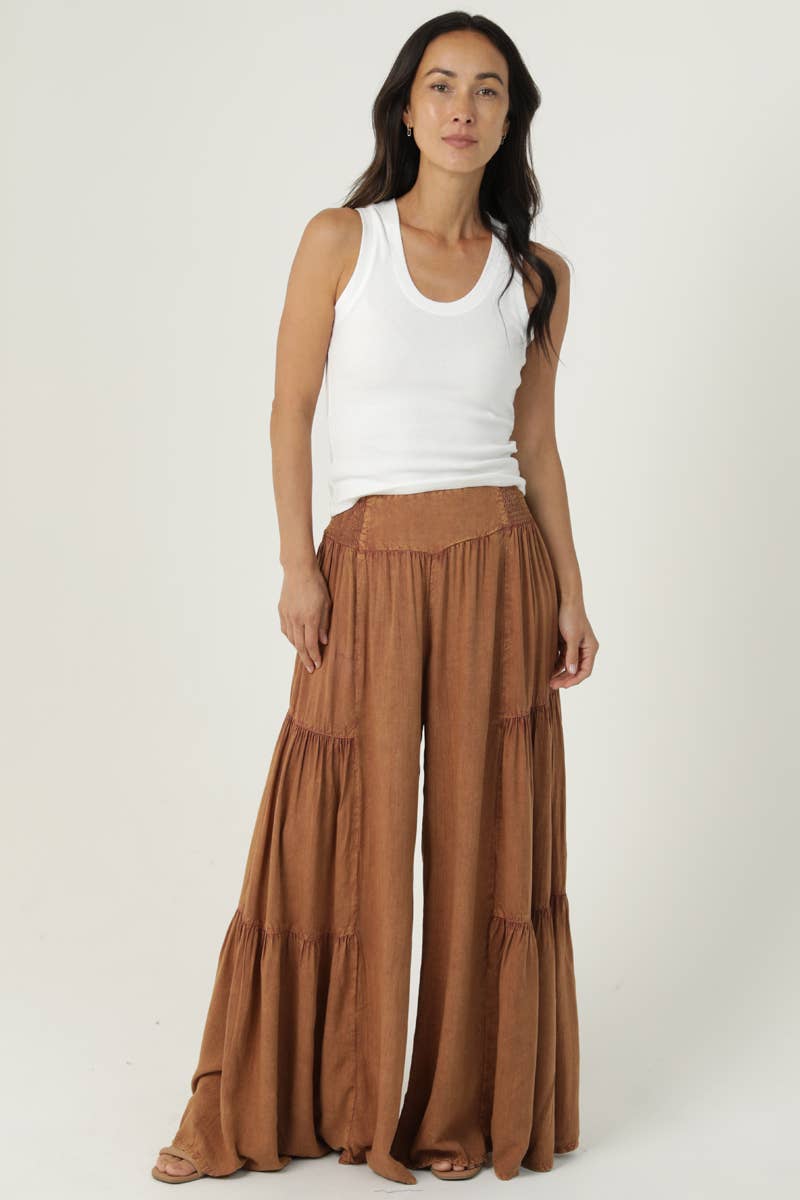 L ACID WASH TIERED WIDE LEG PANTS: CHOCOLATE / L