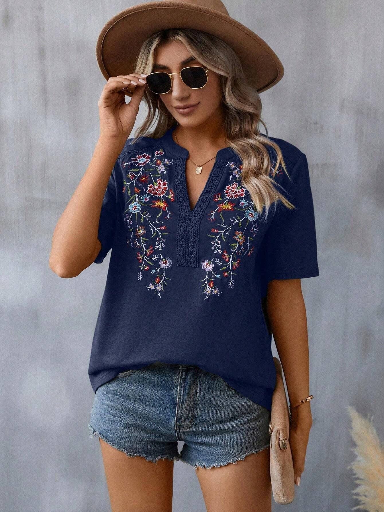 Summer Women's 10,000-Needle Embroidered Lace Spliced Top: Green / XL