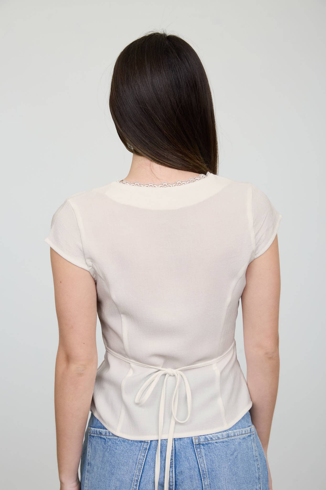 V NECK LACE TRIM BUTTON DOWN BACK TIE BLOUSE: WHITE