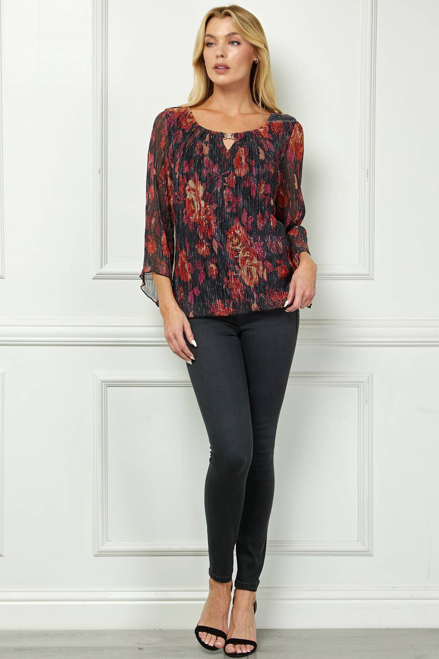 SPARKLING PLEATED BUBBLE HEM TOP : Black/Wine/Red / M