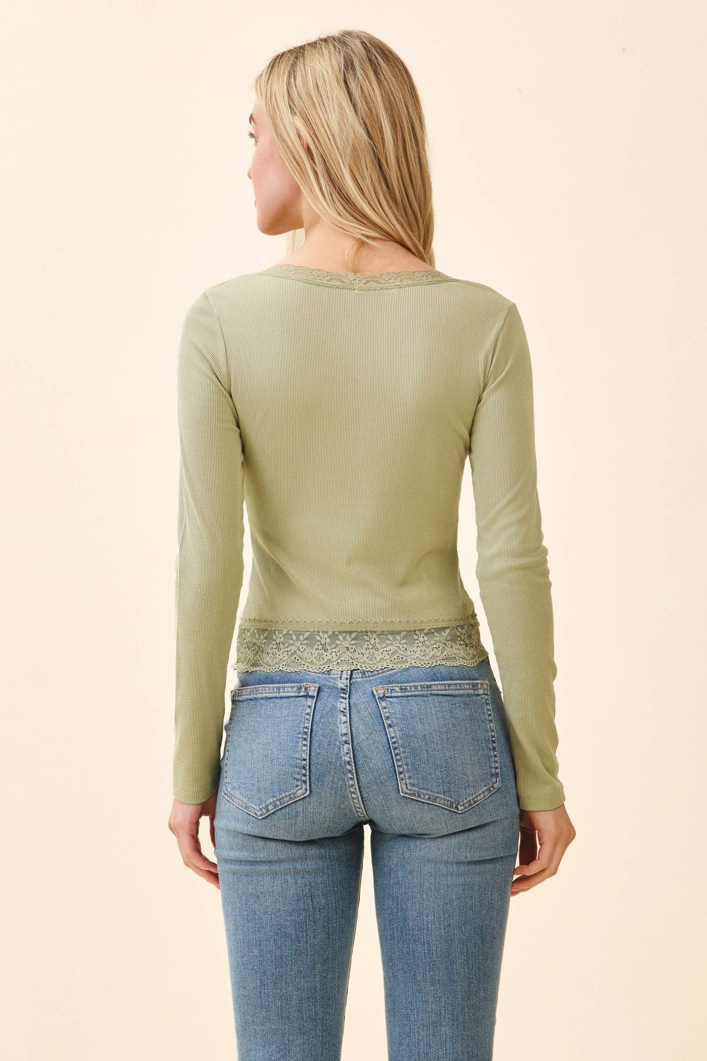BUTTON FRONT HENLEY WITH LACE AT NECK & BOTTOM HEM: COCOA